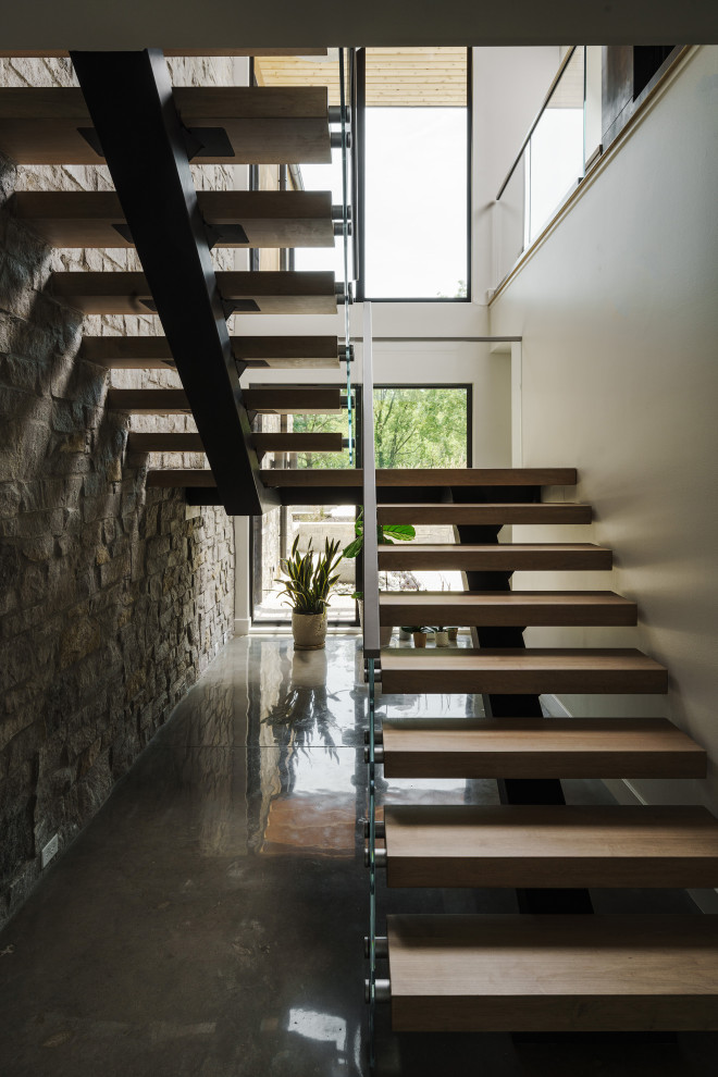 Example of a trendy staircase design in Kansas City