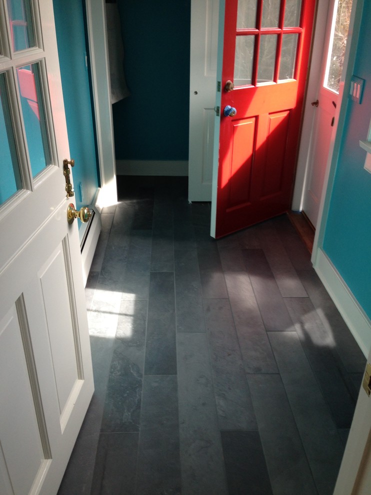 Entryway - transitional entryway idea in Boston