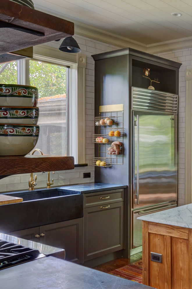 Home design - transitional home design idea in Chicago