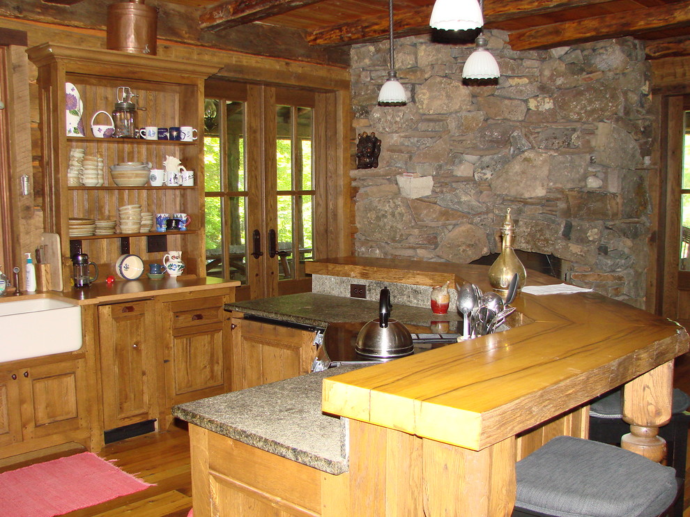 Kitchen - rustic kitchen idea in Minneapolis