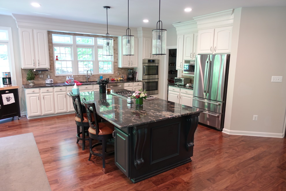 Example of a large classic kitchen design in DC Metro
