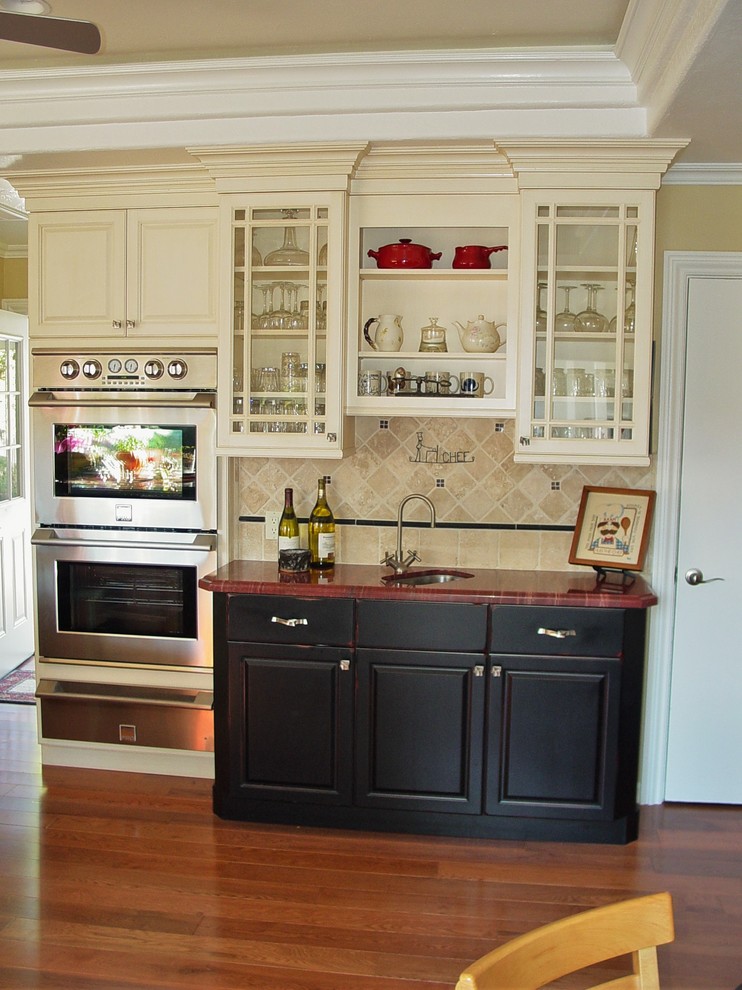Inspiration for a transitional home design remodel in San Francisco