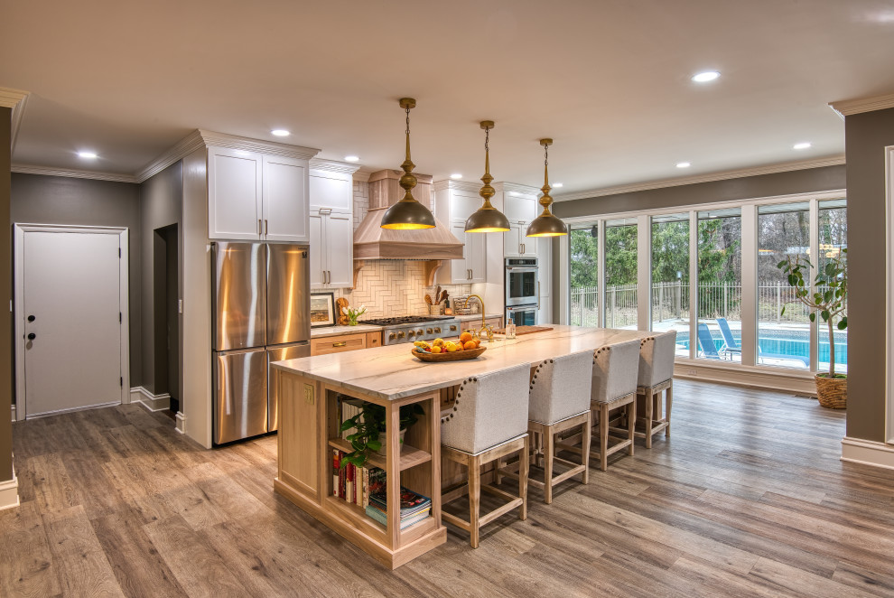Home design - large transitional home design idea