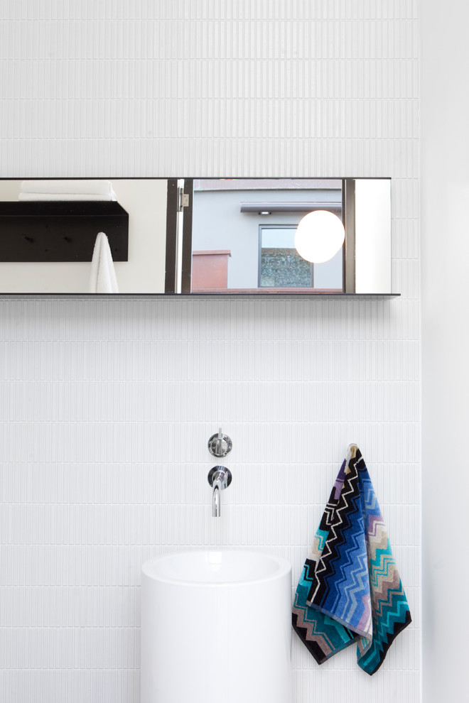 This is an example of a contemporary powder room in Melbourne.