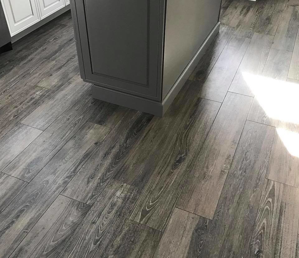 Transitional kitchen photo in Miami