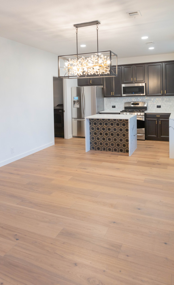 Minimalist home design photo in Austin