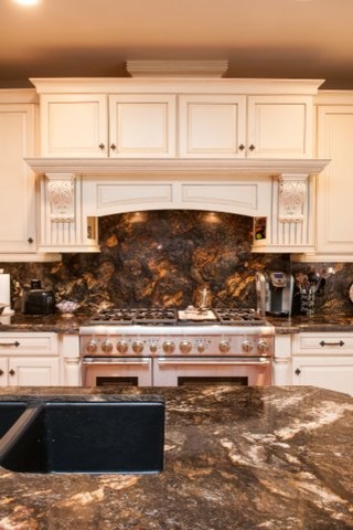 Kitchen - transitional kitchen idea