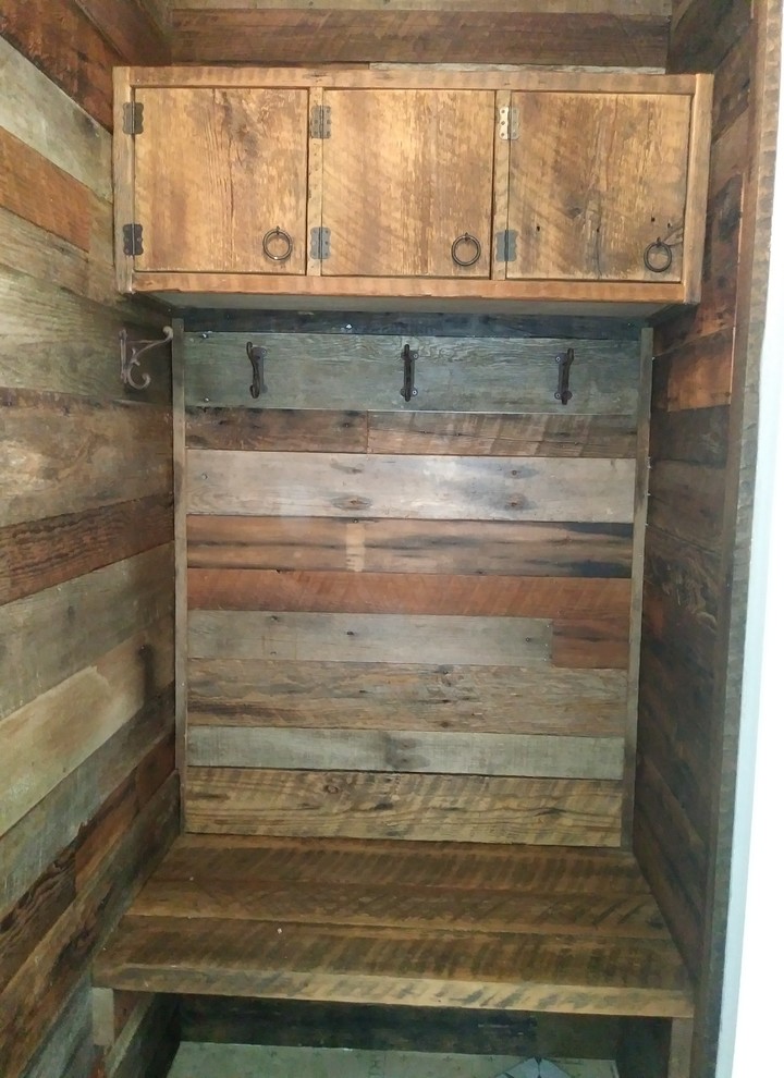Home design - rustic home design idea in Seattle
