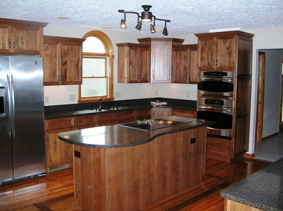 Inspiration for a transitional kitchen remodel in Cincinnati