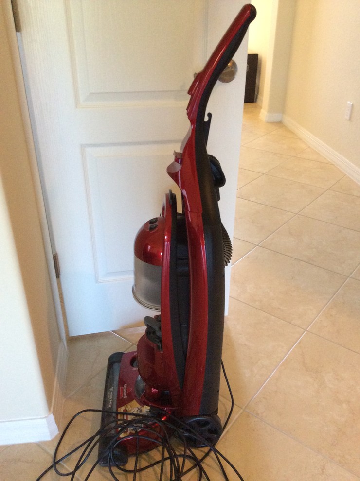 Vacuum with or without bags?