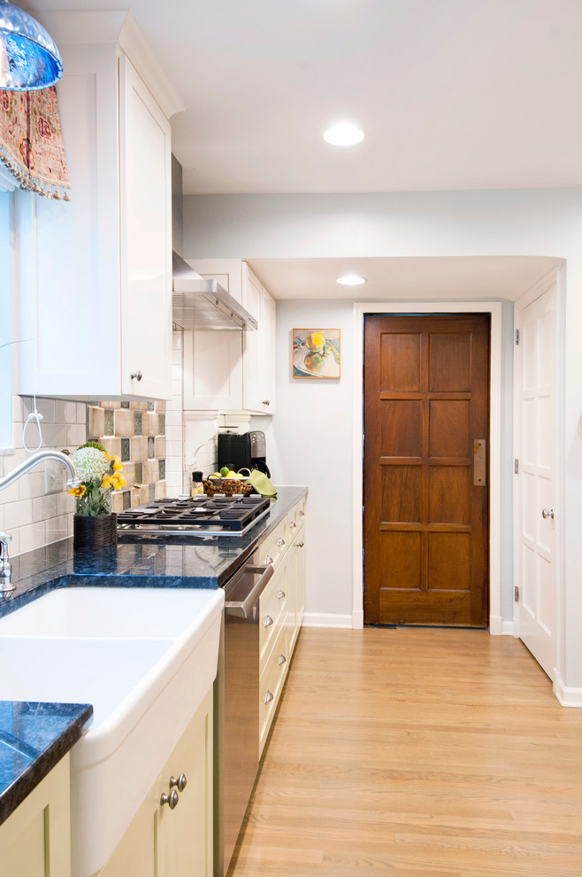Transitional kitchen photo in Columbus