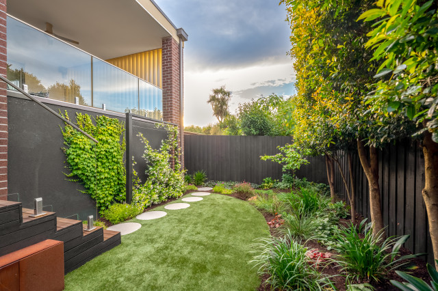 Mixing it up! contemporary-garden