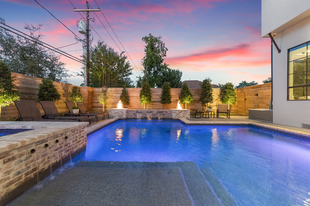 Urban pool photo in Houston