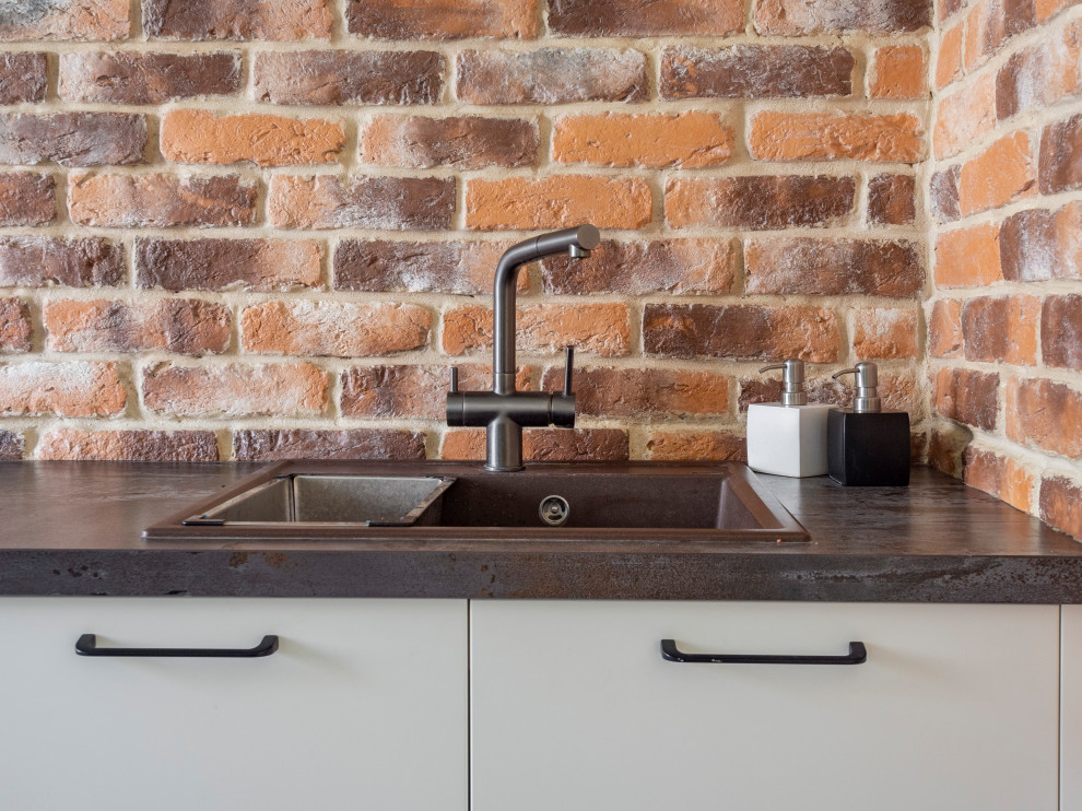 Кухня в стиле неоклассика без верхних модулей