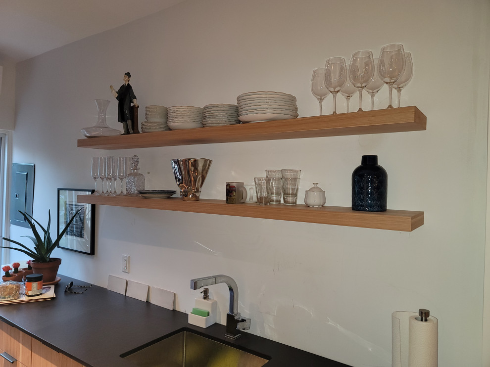 TOW TONE MODERN KITCHEN