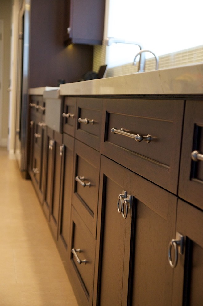 Home design - transitional home design idea in Los Angeles