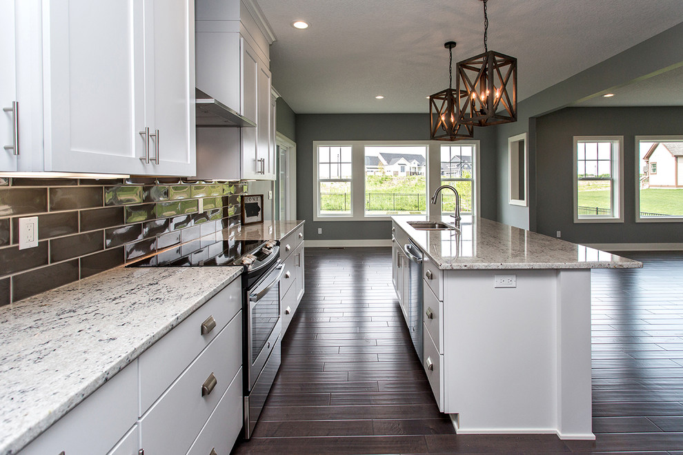 Kitchen - transitional kitchen idea