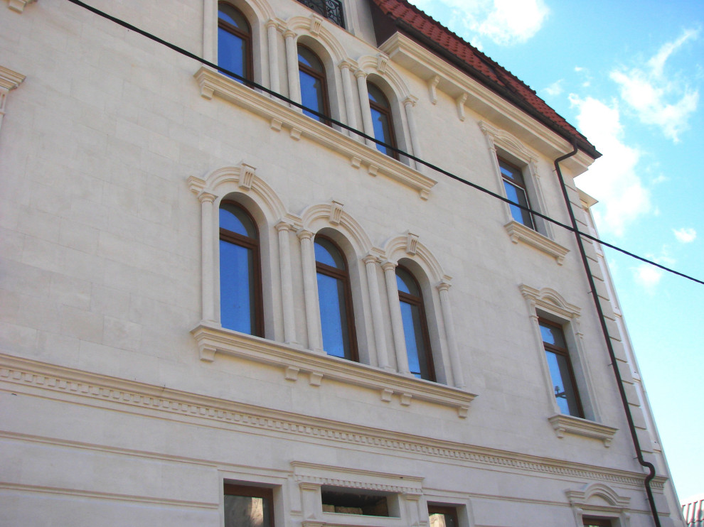 Фасады из инкерманского камня