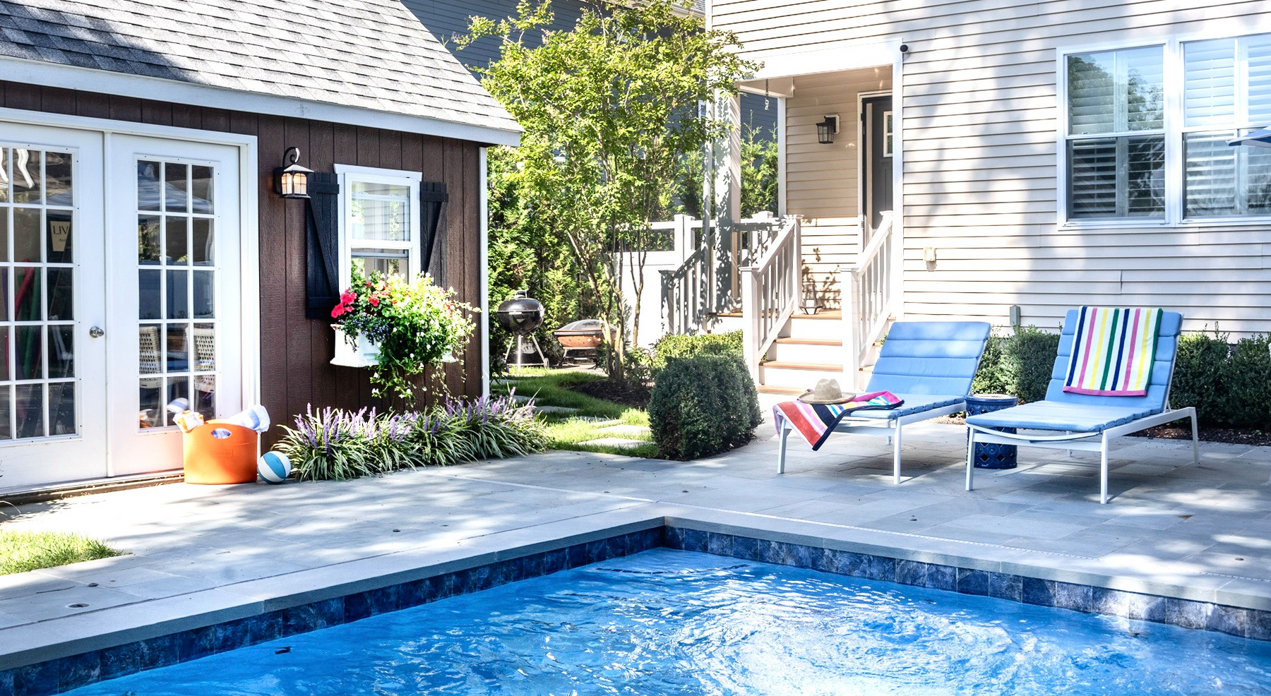 Charming Bungalow with Pool