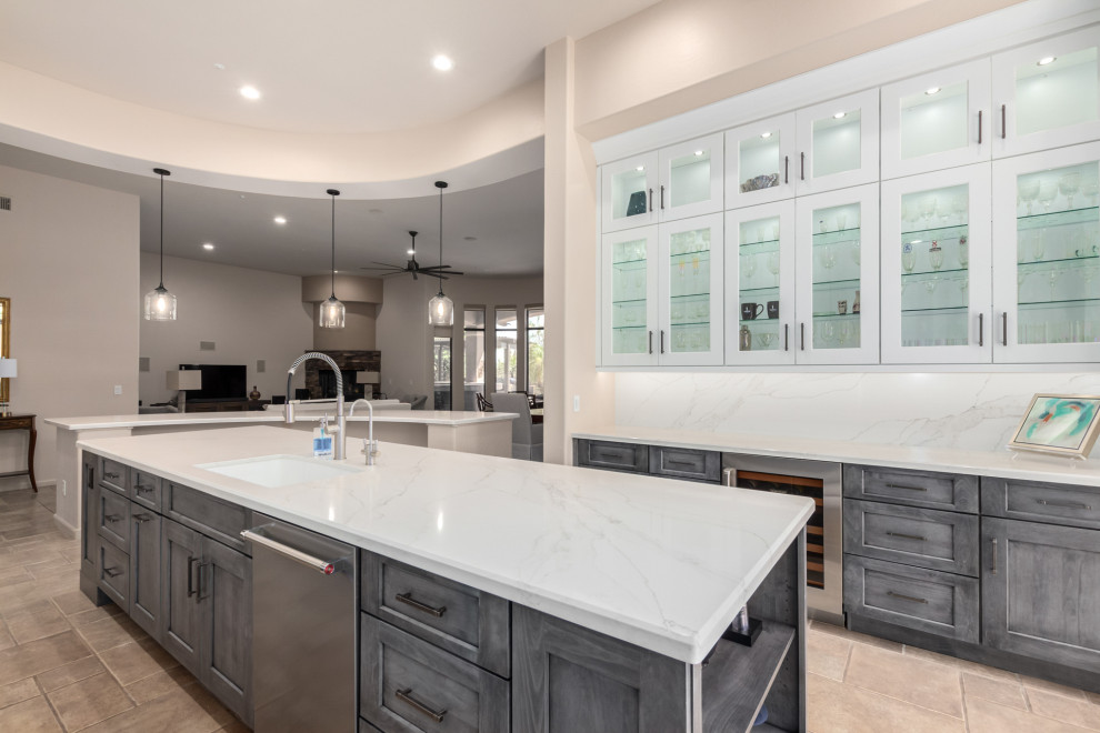 Transitional kitchen photo in Phoenix