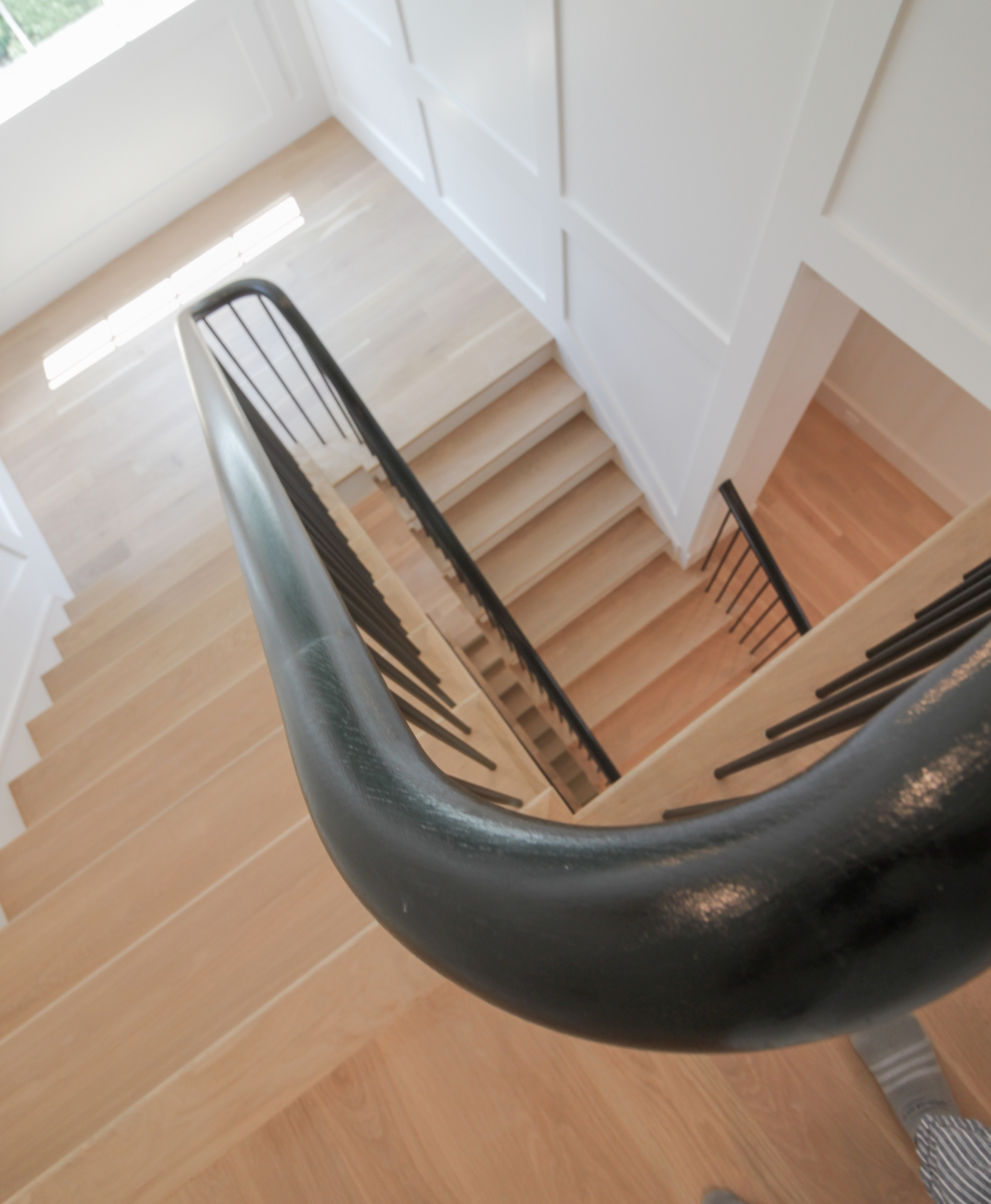 88_Clean & Modern Staircase, Arlington VA 22207