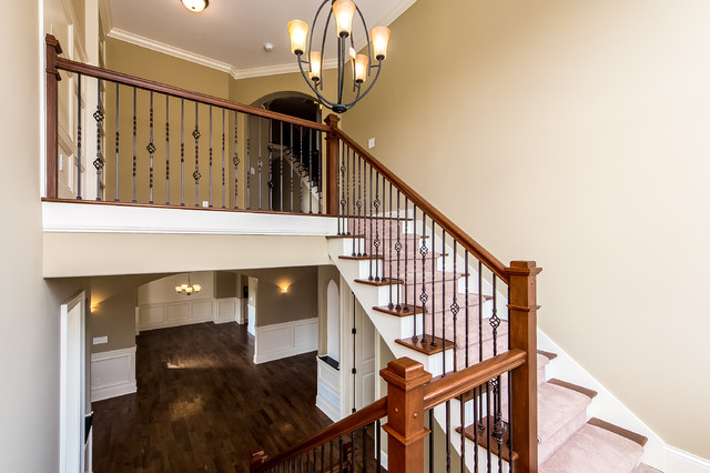 Home design - transitional home design idea in Columbus