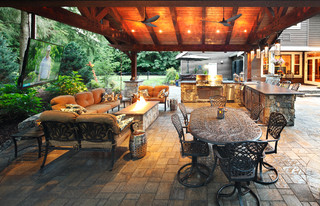 Backyard Resort and Oasis - Klassisch - Patio - Seattle - von Alderwood