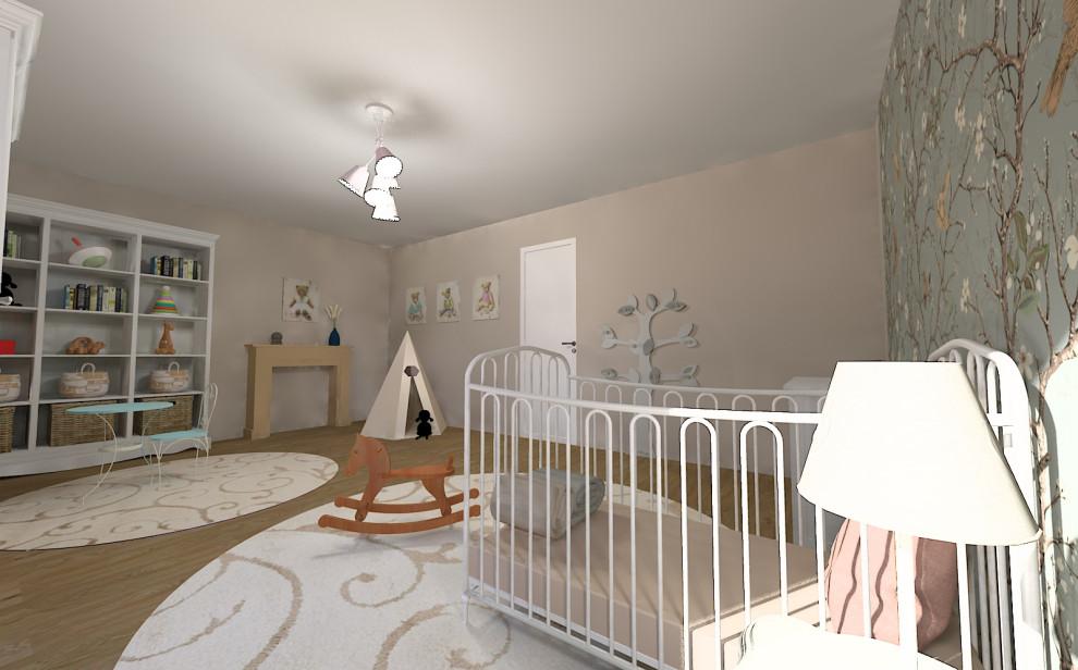 Immagine di una grande cameretta per neonata minimalista con pareti beige, parquet chiaro, pavimento marrone e carta da parati