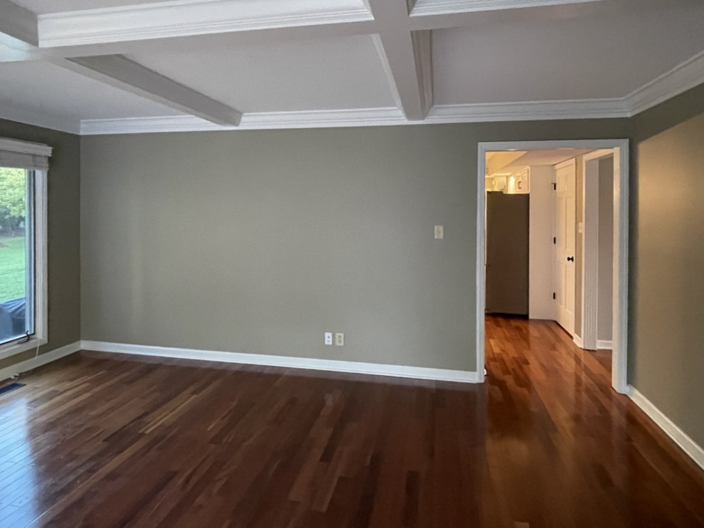 Transitional kitchen photo in Indianapolis