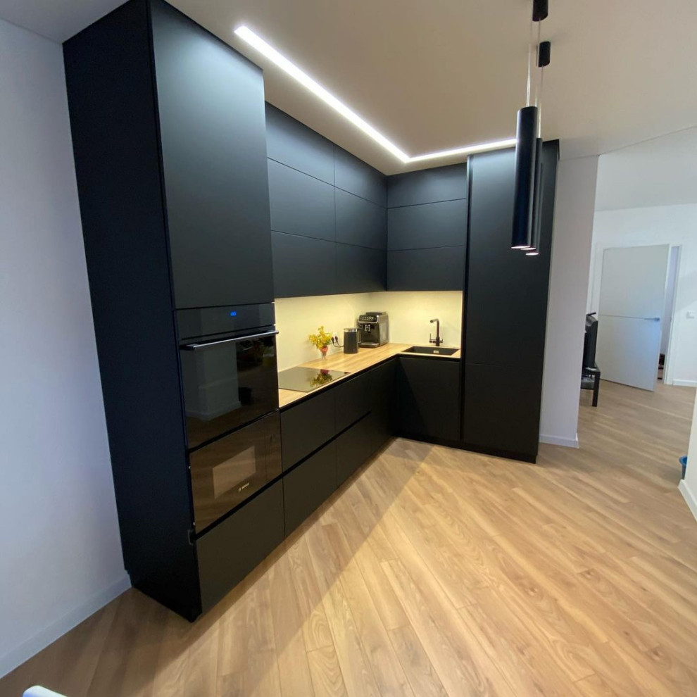 Кухня с фасадами Fenix