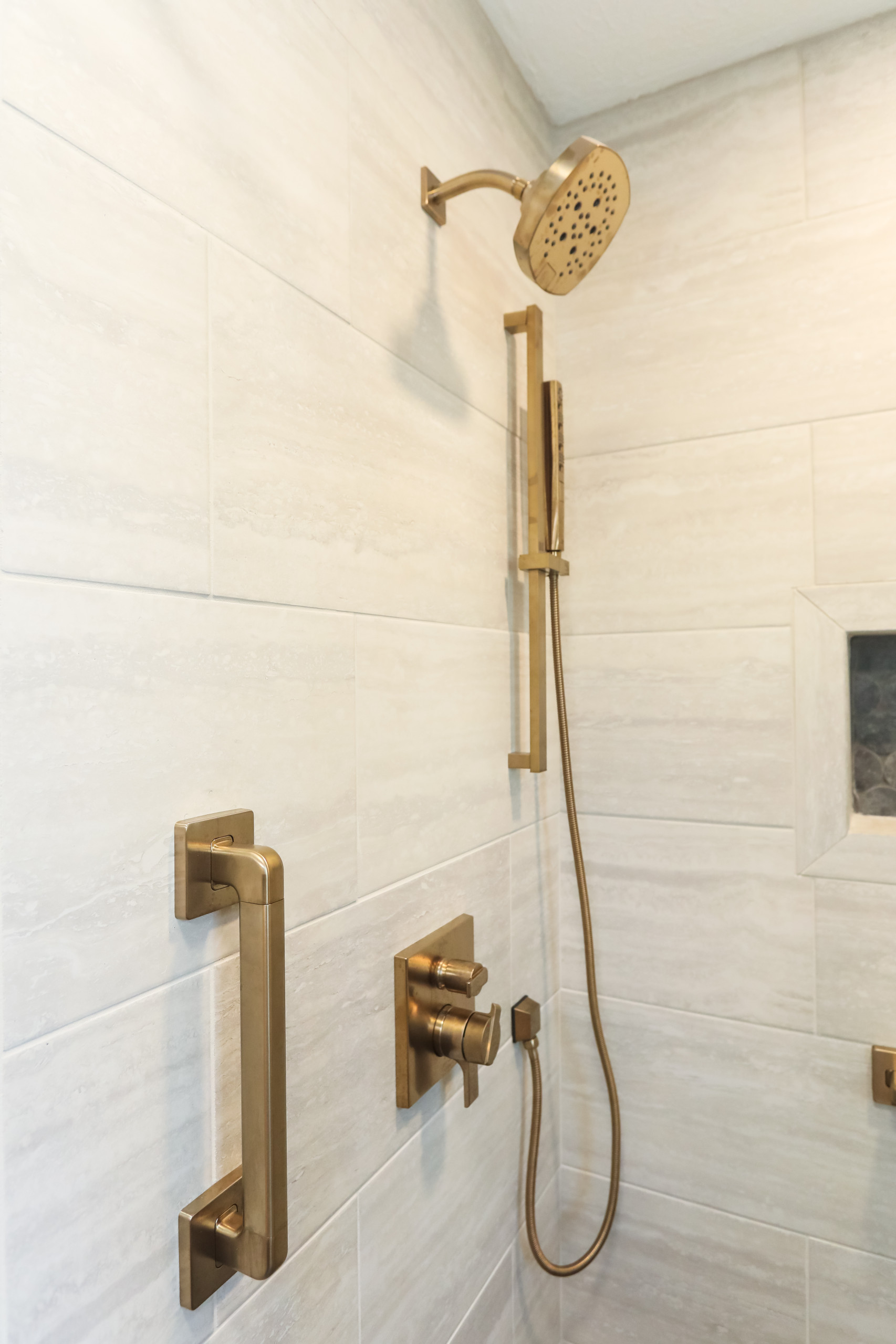 Dahlonega Master Bathroom