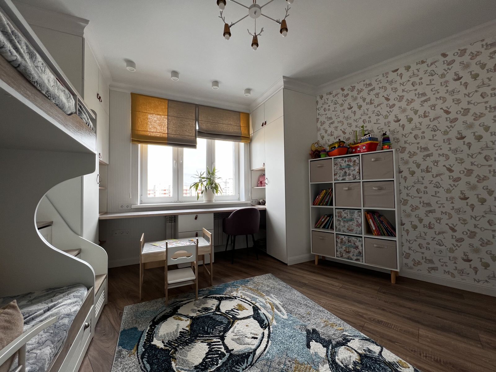 ДЕТСКАЯ В АЛЫХ ПАРУСАХ