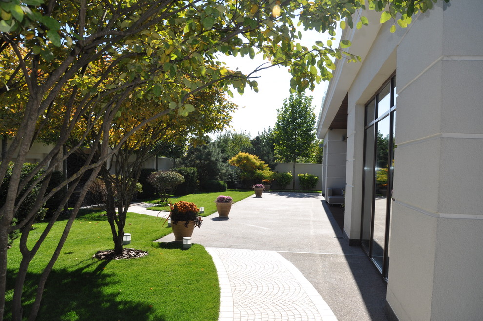 Private modern garden / Частный современный сад.