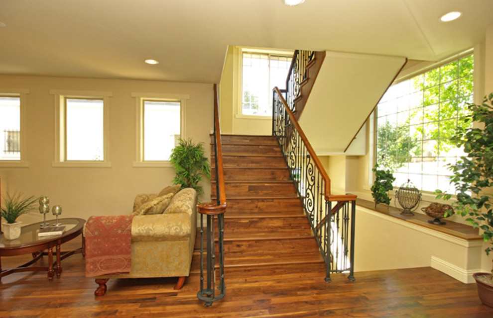 370 Grape Street - Traditional Residential