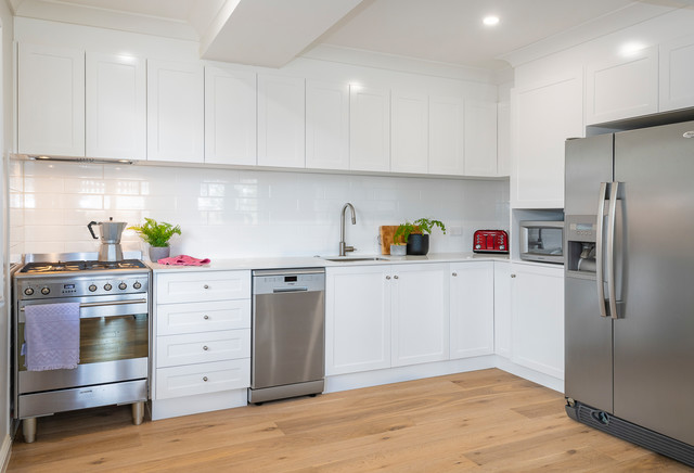 Small kitchen renovation nyklassisk-koekken