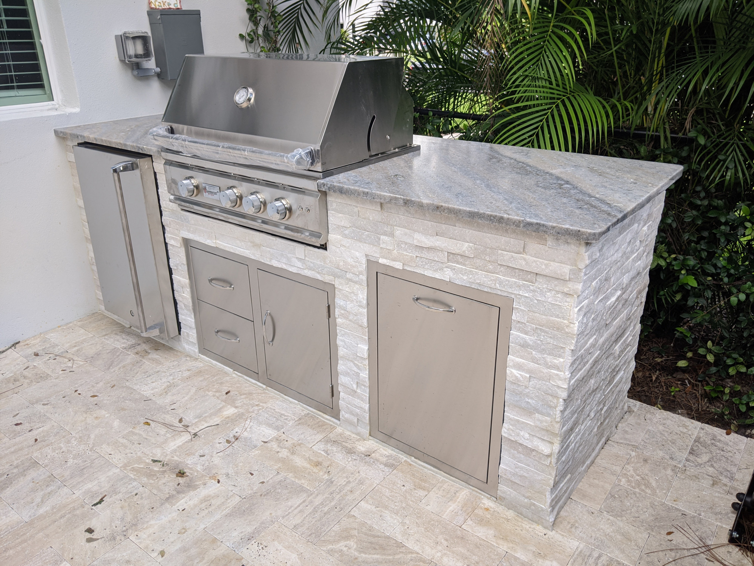 North Kenwood 8' Outdoor Kitchen