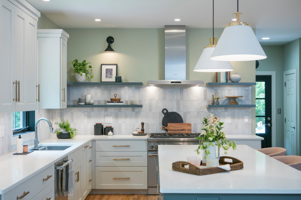 Kitchen - transitional kitchen idea