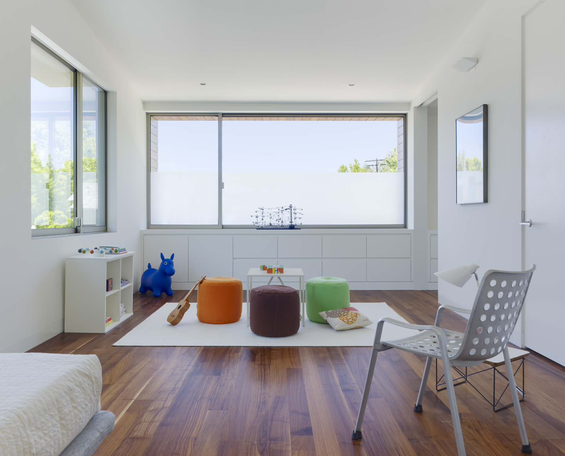 Modern Icons: The Eames Wire Base Table