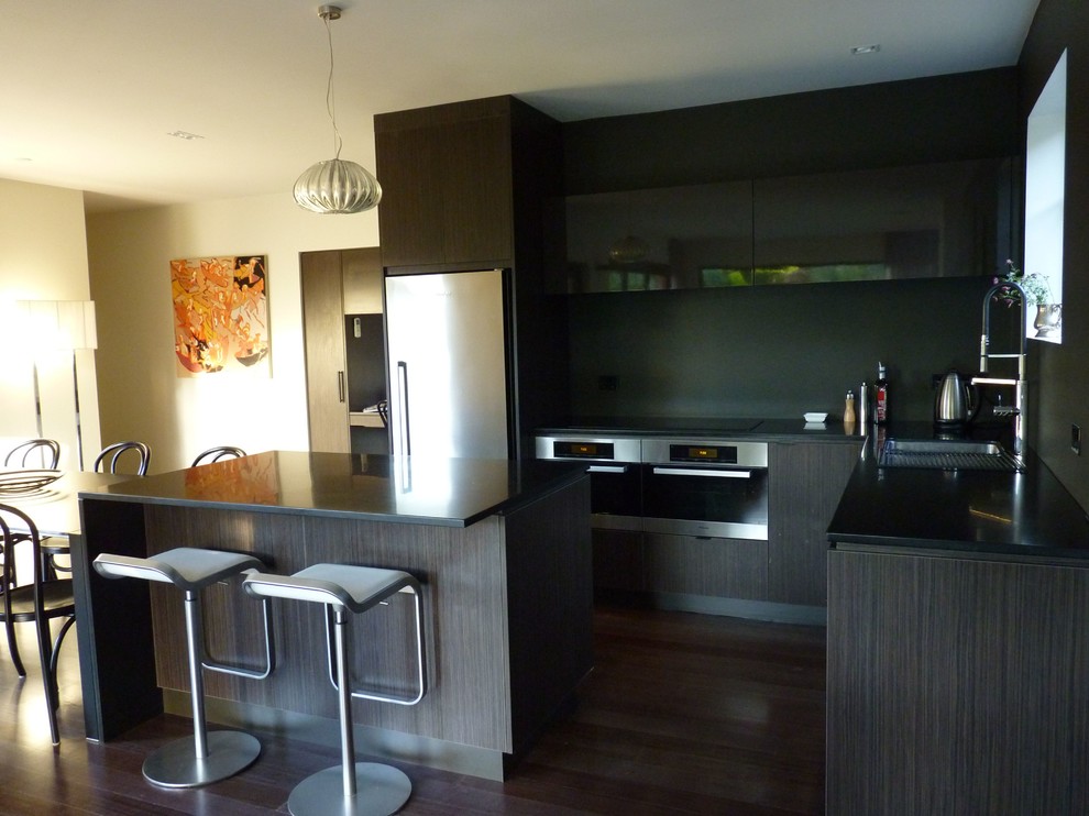 Design ideas for a contemporary kitchen in Hobart.