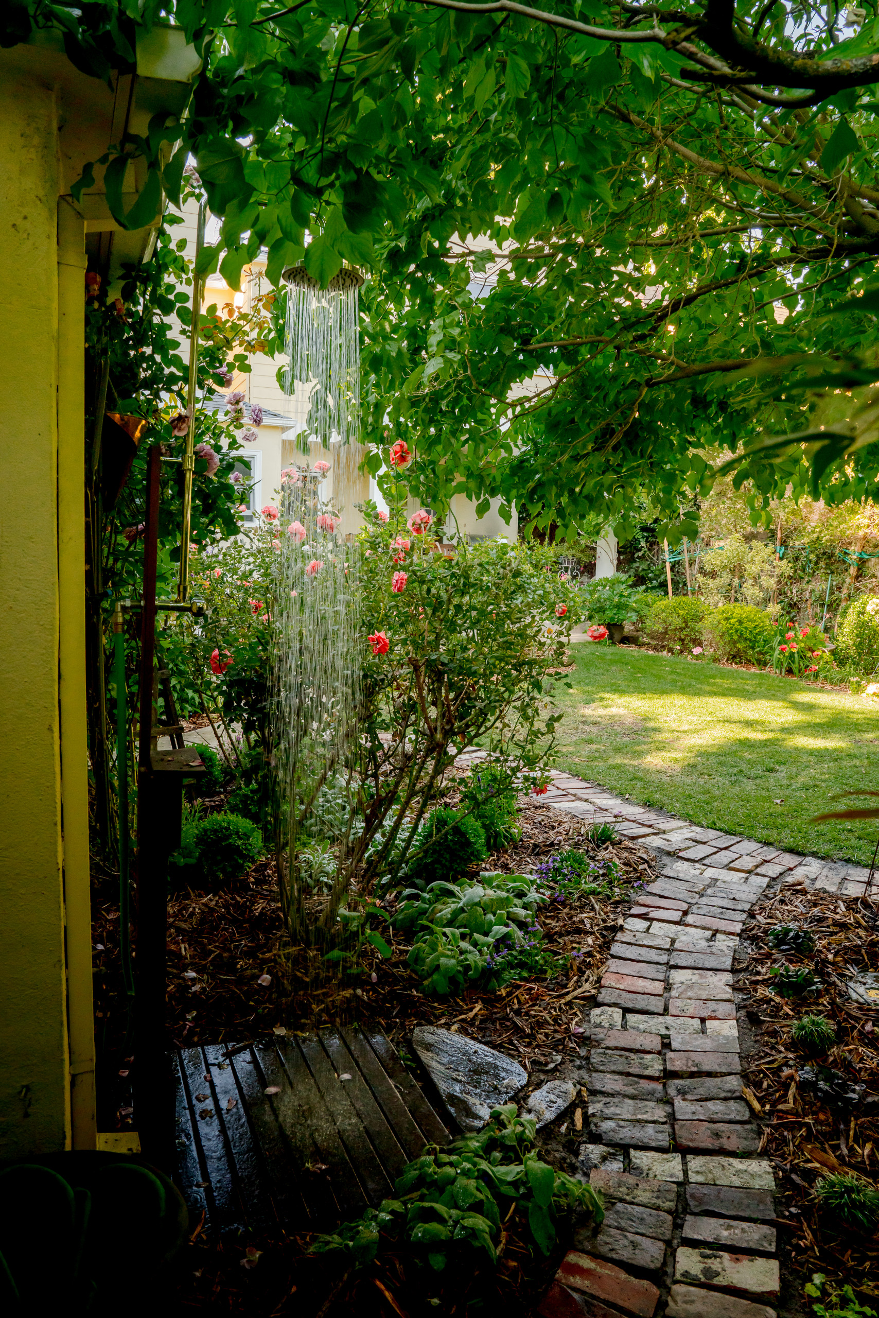 Secluded Simplicity with Outdoor Elegance