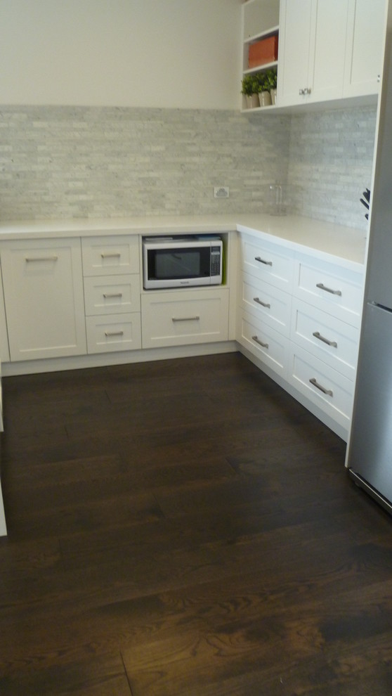 Transitional kitchen photo in Melbourne