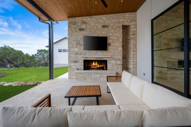 Outback Trail fusion-courtyard