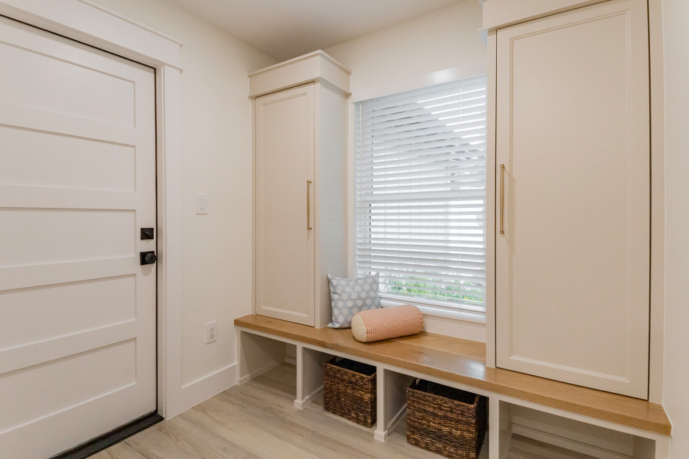 6302 Lynn Lane - Reit Above It All