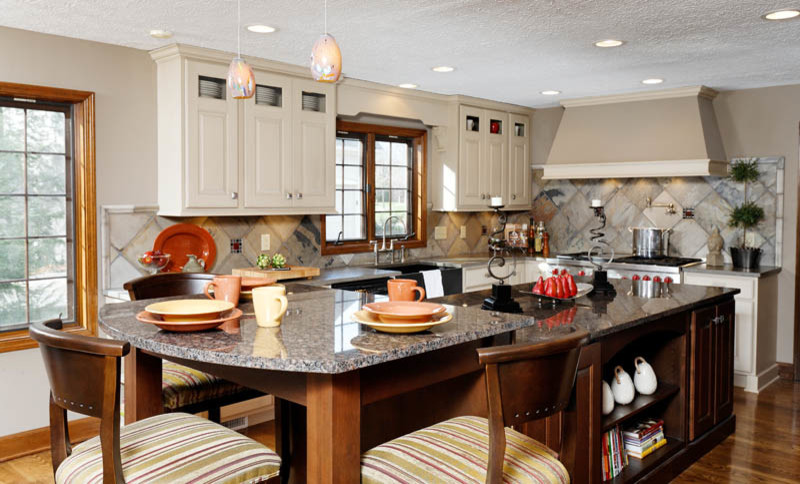Kitchen - transitional kitchen idea in Indianapolis