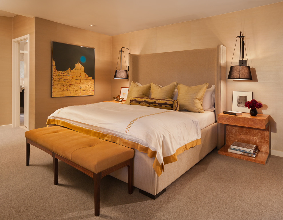 Photo of a midcentury bedroom in Portland with beige walls.