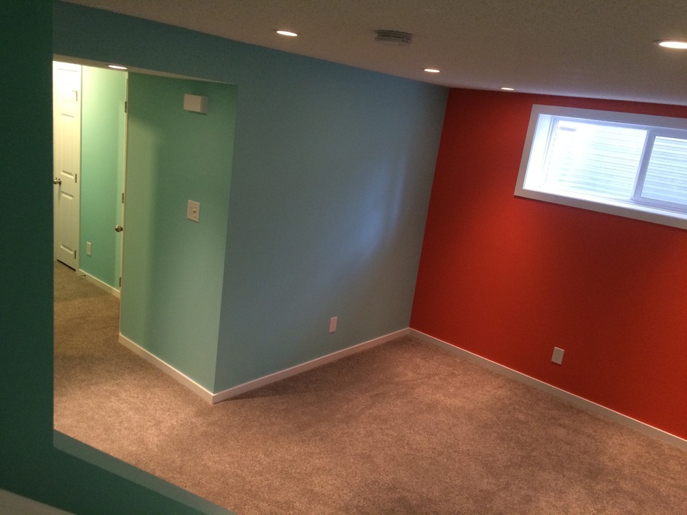 Basement - modern basement idea in Calgary