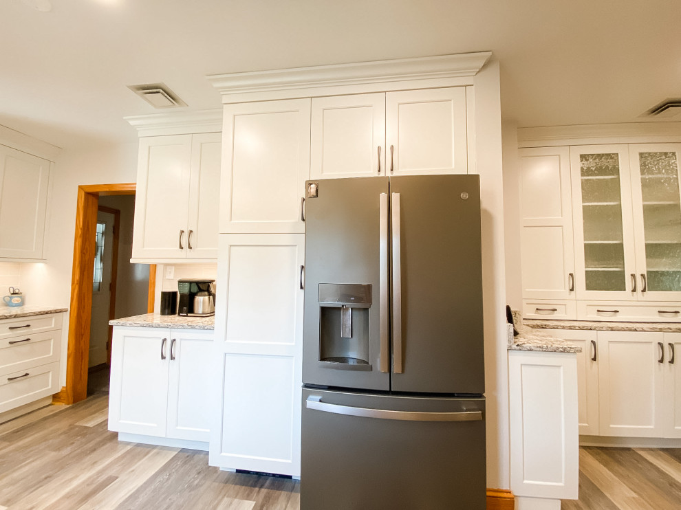 Inspiration for a transitional kitchen remodel in Baltimore