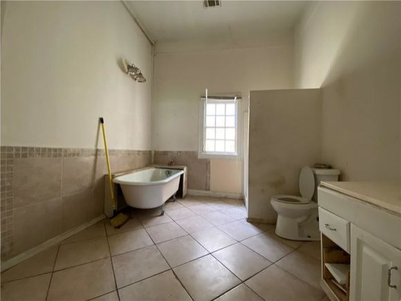 Algiers Point Master Bathroom