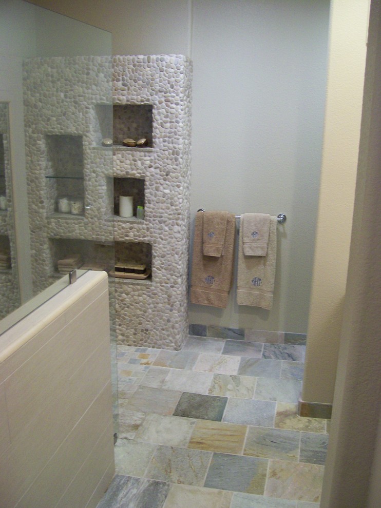 Home design - transitional home design idea in Phoenix