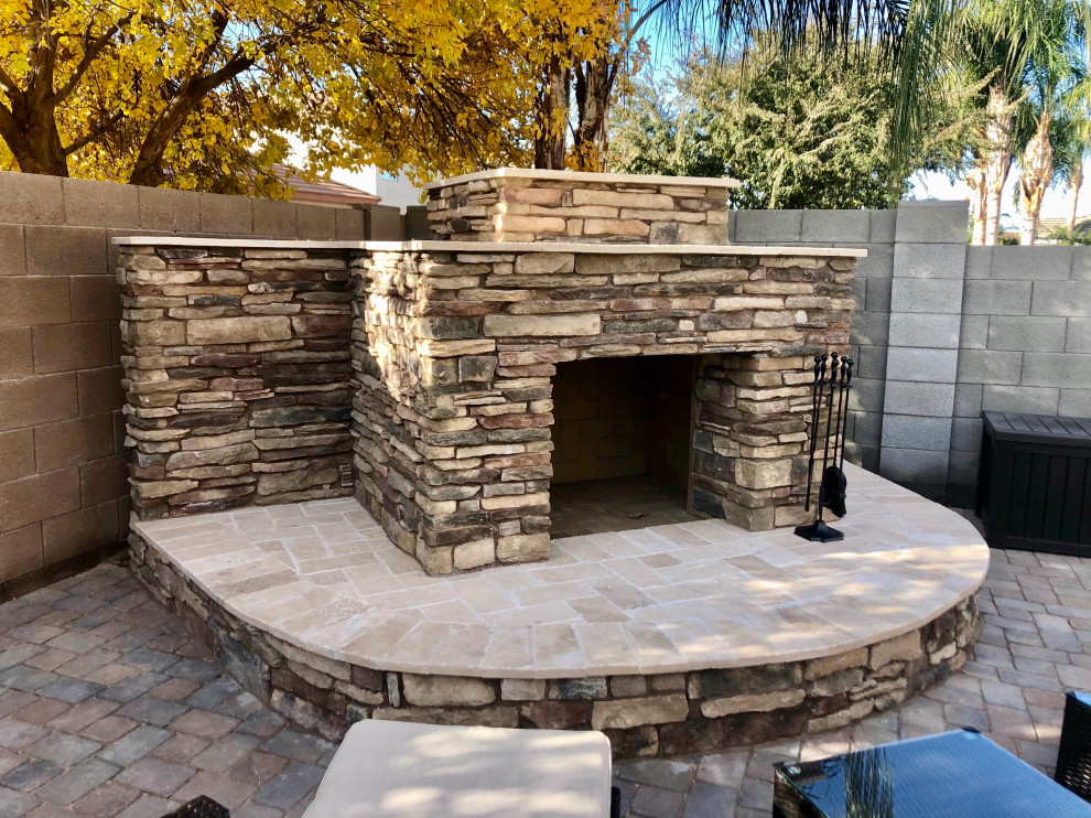 Inspiration for a small modern patio in Phoenix.